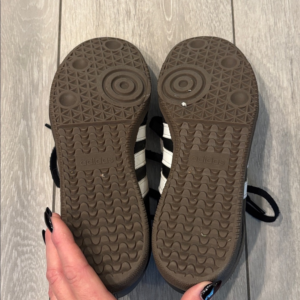 Adidas Women's OG Sambas Black/White/Gum Size 8 - Picture 6 of 7